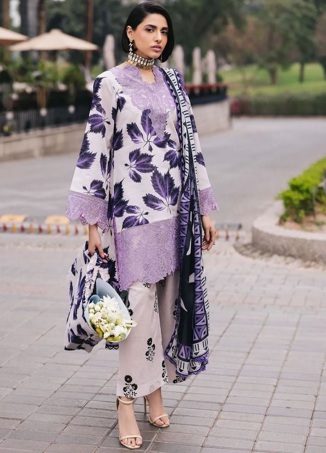 MAHNUR PRINTED EMBROIDERED LAWN - 3 PC UNSTITCHED