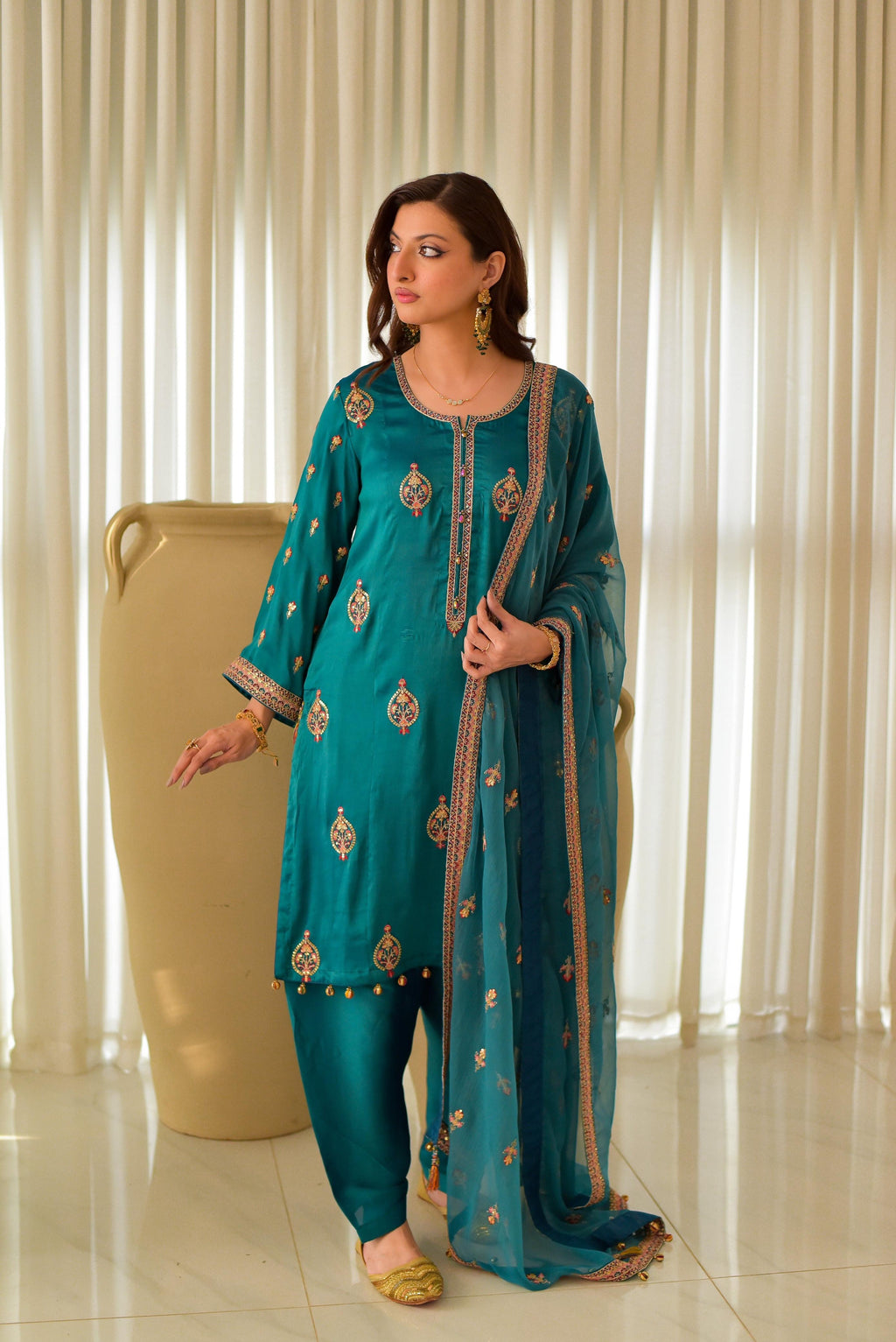 3 PC EMBROIDERED SHEESHA SILK (AYRA) - STITCHED