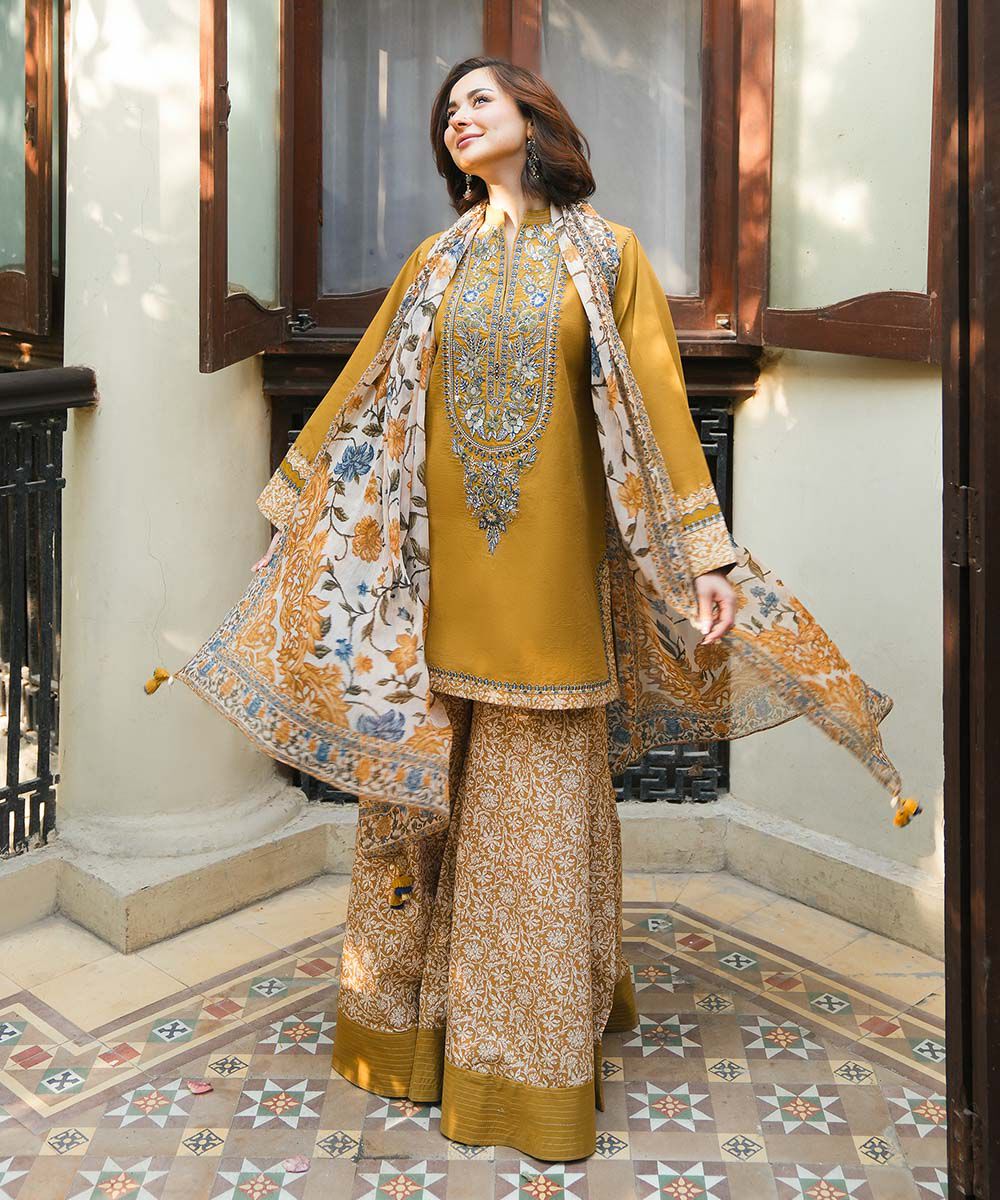 SAPPHIRE FORMALS EMBROIDERED LAWN - 3 PC UNSTITCHED