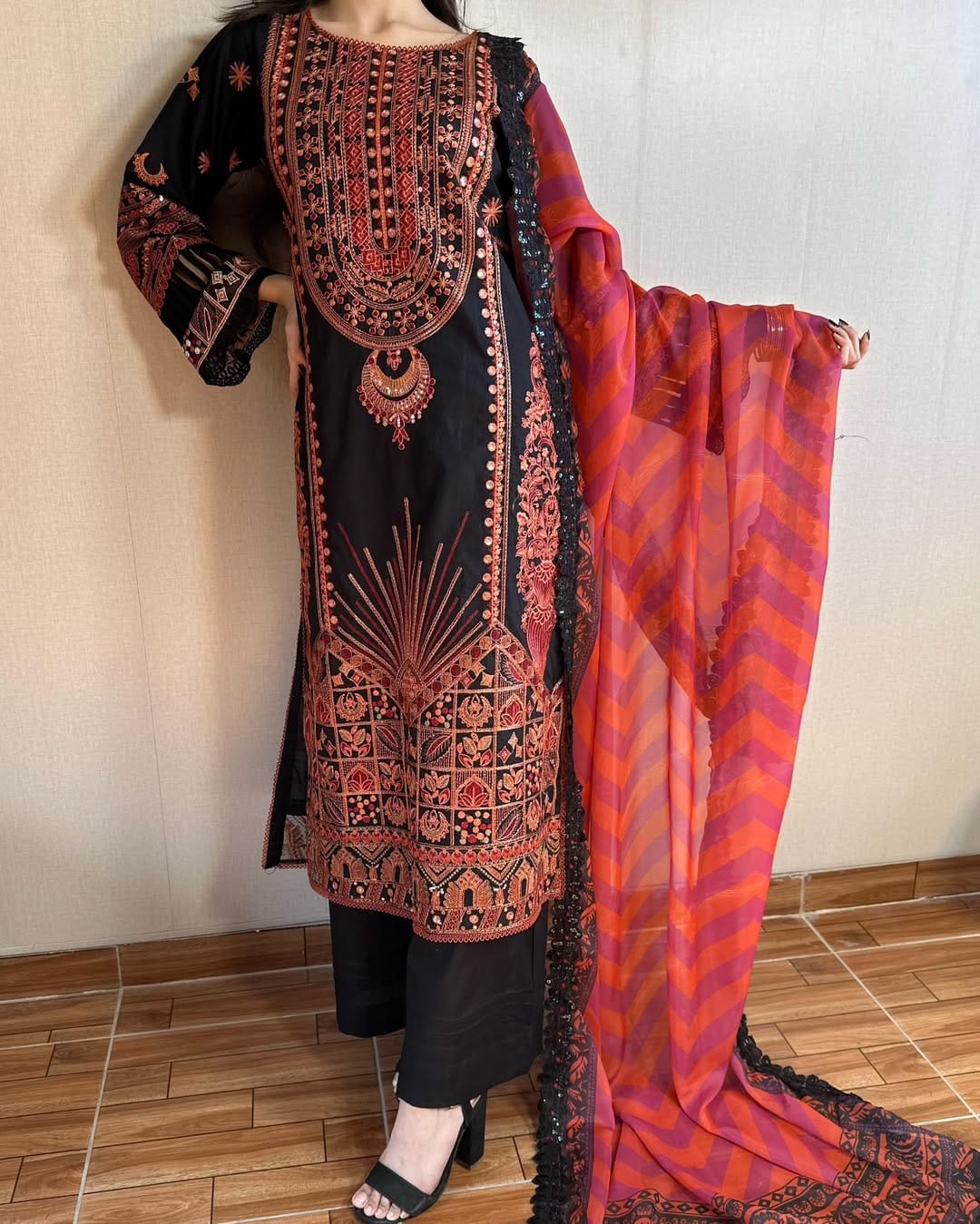 HOORAINS PRET EMBROIDERED LAWN - 3 PC STITCHED