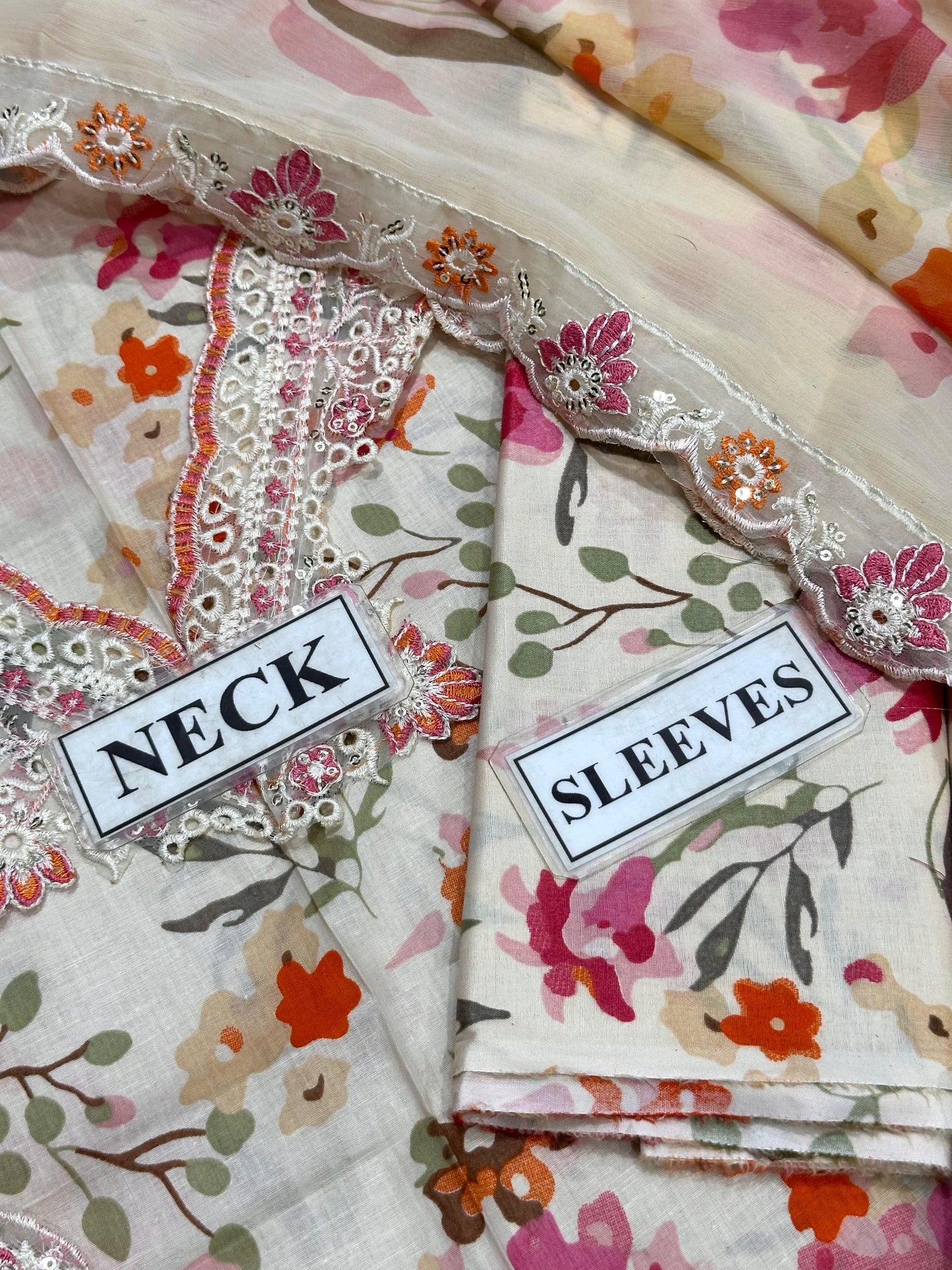 CRIMSON EMBROIDERED CHIKANKARI LAWN - 3 PC UNSTITCHED