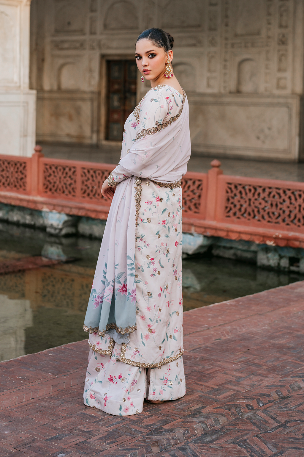 IZNIK EMBROIDERED LAWN - 3 PC UNSTITCHED