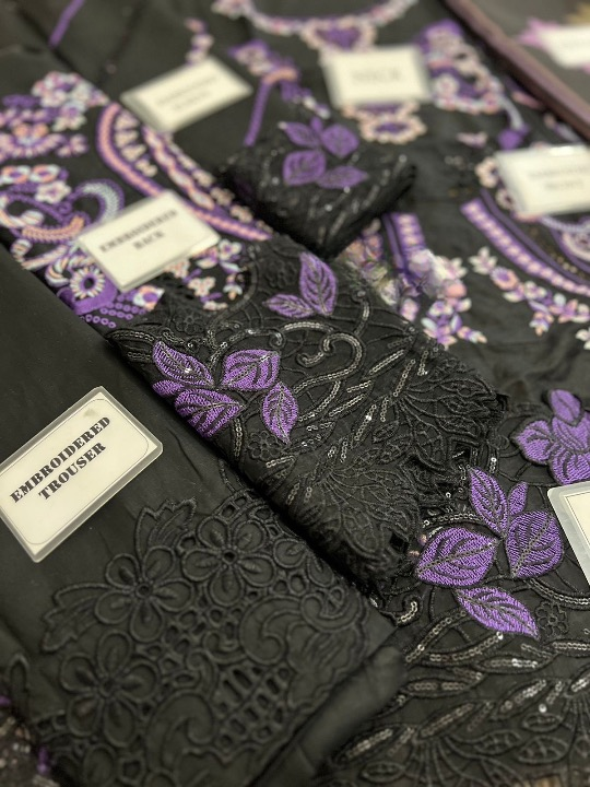 MUSHQ EMBROIDERED LAWN - 3 PC UNSTITCHED