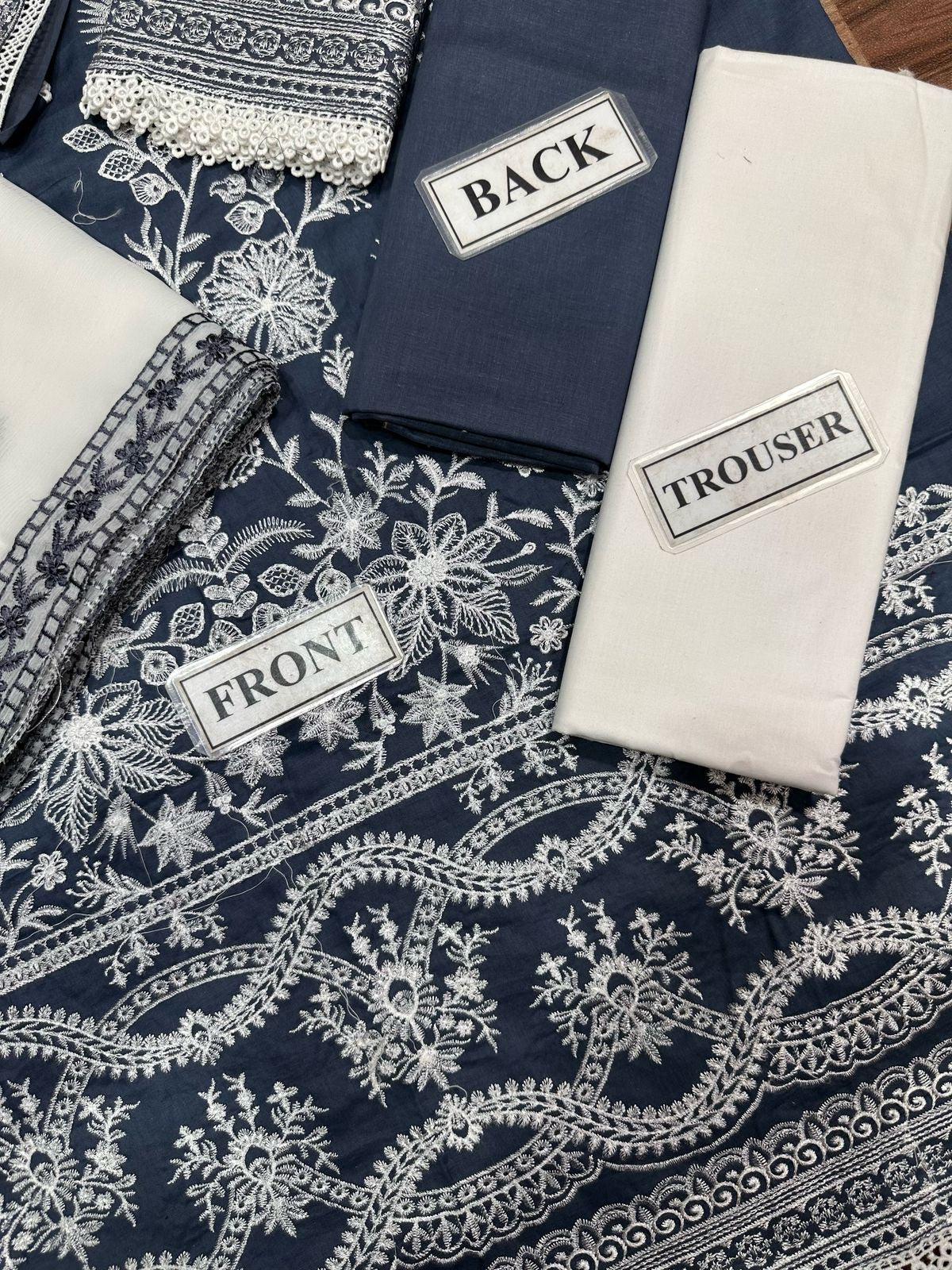 NAARJ EMBROIDERED BAREEZE LAWN - 3 PC UNSTITCHED