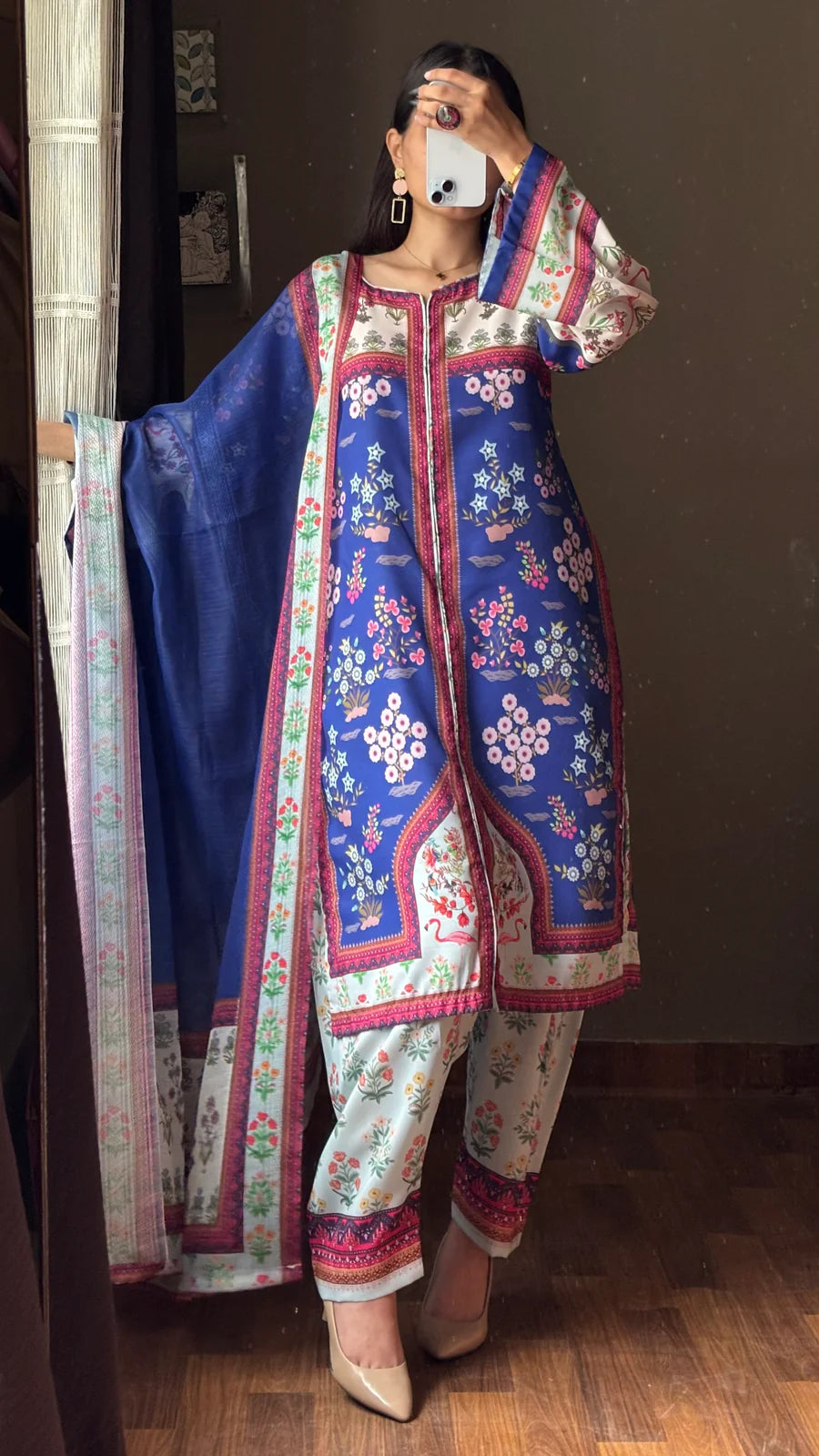 HOORAIN’S PRET DIGITAL PRINTED SLUB LAWN - 3 PC STITCHED