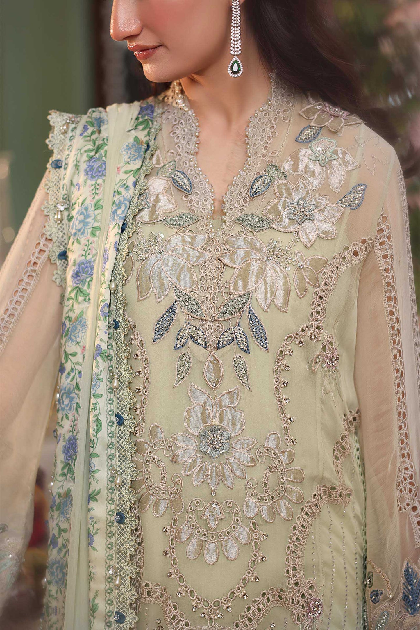 MARIA B LUXURY WEDDING CHIFFON EMBROIDERED - 3 PC UNSTITCHED