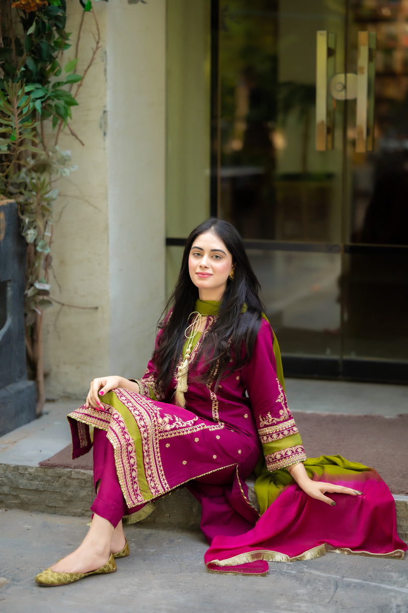 OMAL EMBROIDERED LAWN - 3 PC UNSTITCHED
