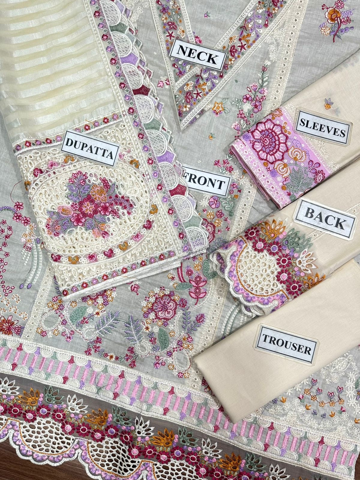 QALAMKAR LUXURY EMBROIDERED CHIKANKARI LAWN - 3 PC UNSTITCHED
