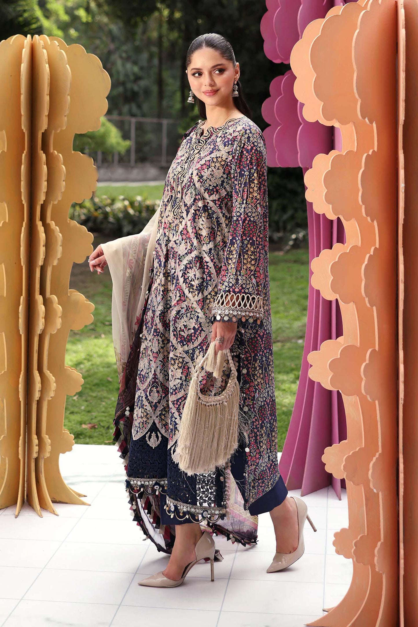 MARIA B LUXURY EMBROIDERED LAWN - 3 PC UNSTITCHED
