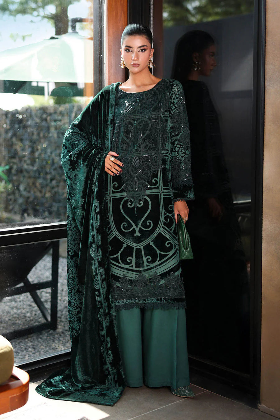 MARIA B PALACHI EMBROIDERED VELVET - 3 PC UNSTITCHED