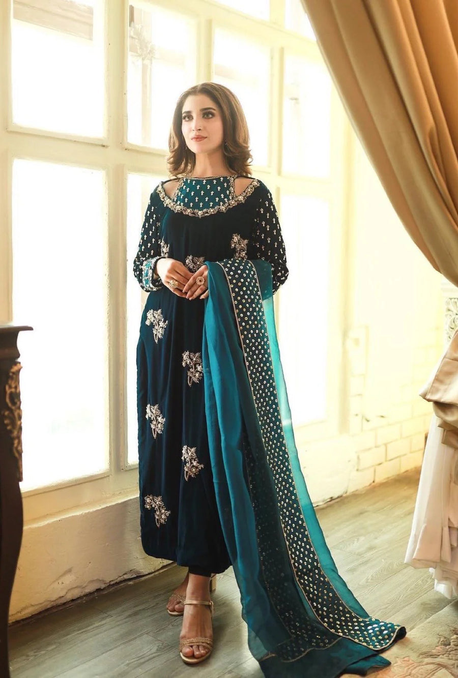 AFROZEH MICRO 9000 VELVET EMBROIDERED - 3 PC UNSTITCHED