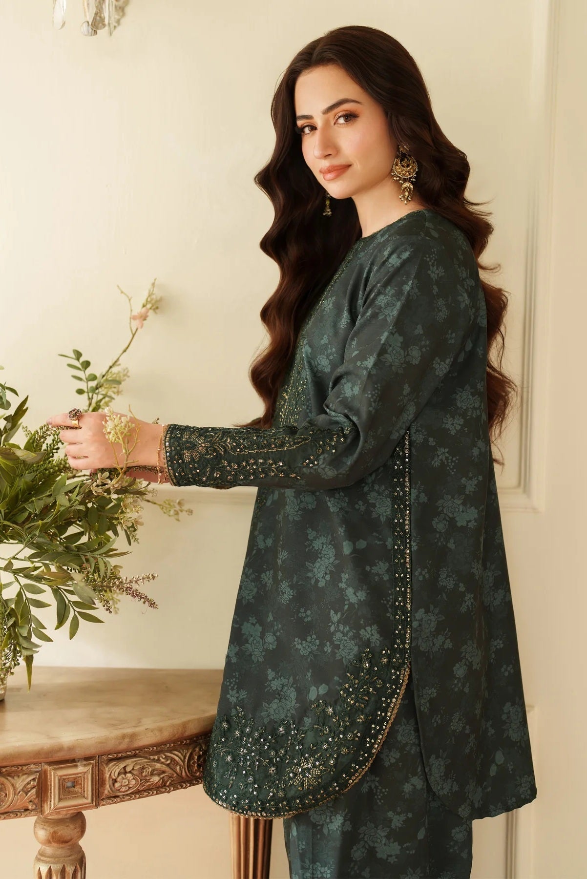 MOHAGNI EMBROIDERED LAWN - 3 PC UNSTITCHED