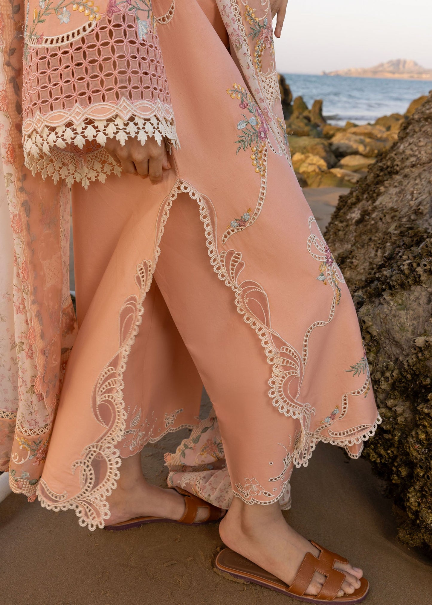 CRIMSON LUXURY EMBROIDERED LAWN - 3 PC UNSTITCHED