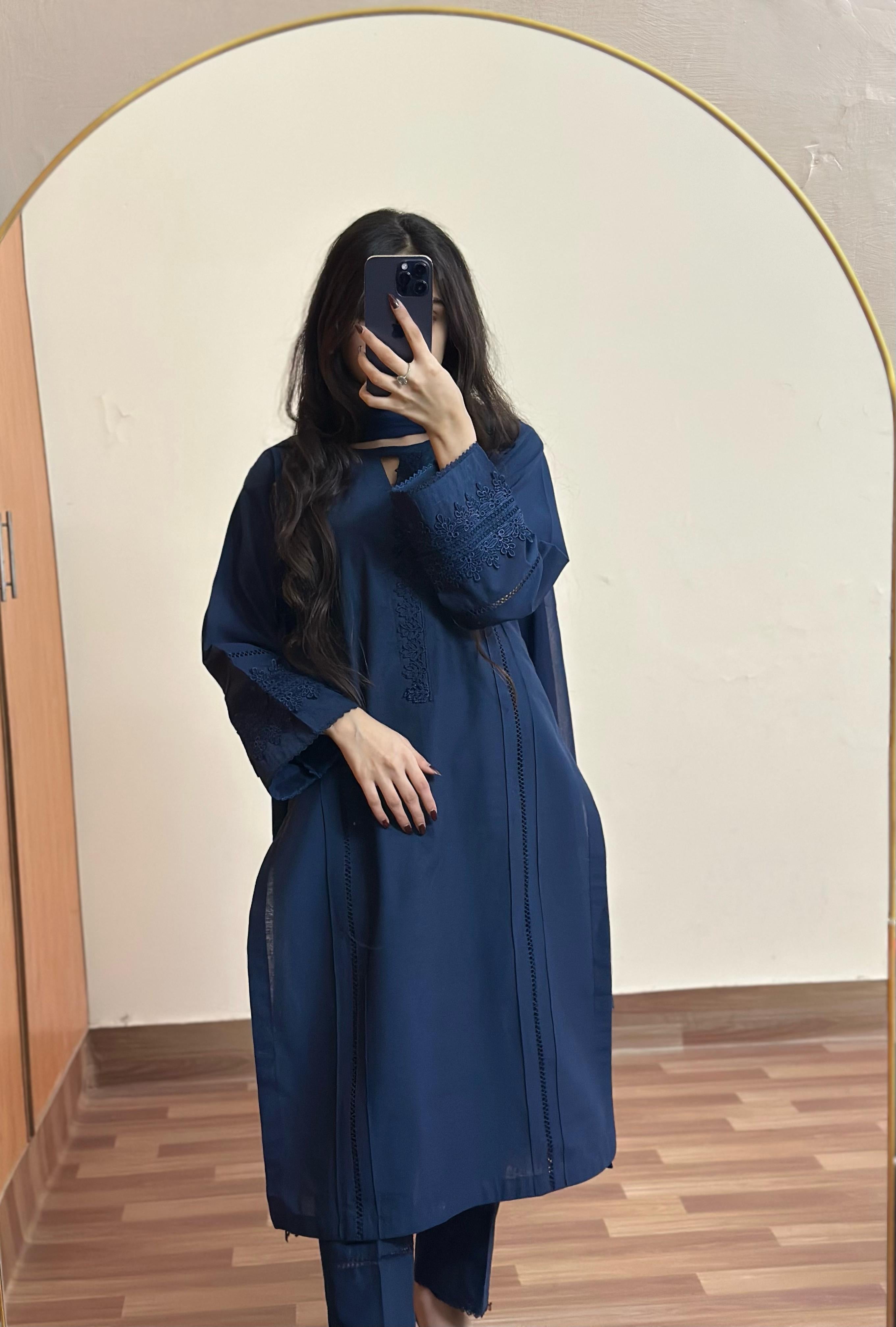HOORAIN’S PRET LASE WORK LAWN - 3 PC STITCHED