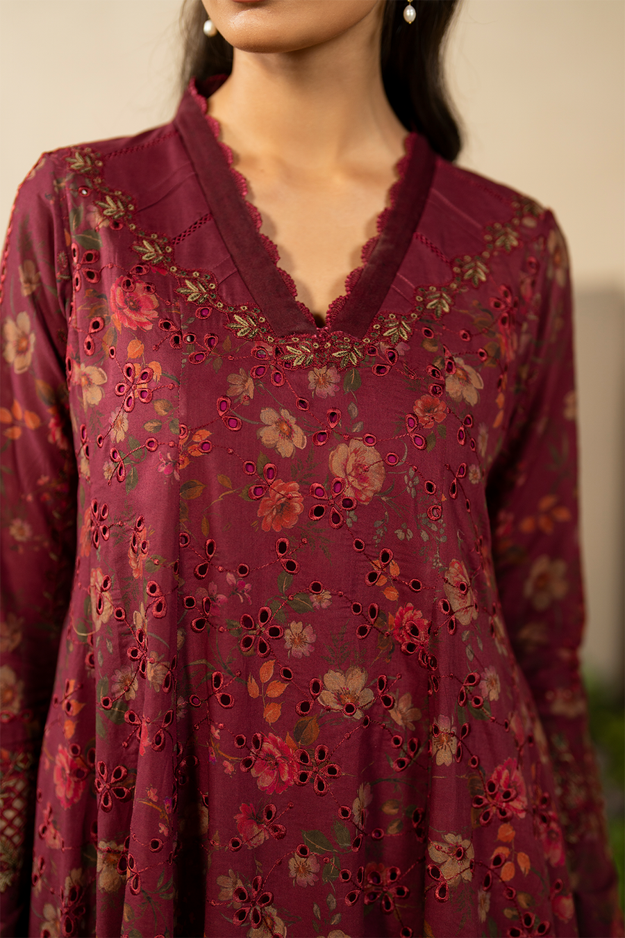 IZNIK CHIKANKARI EMBROIDERED LAWN - 3 PC UNSTITCHED