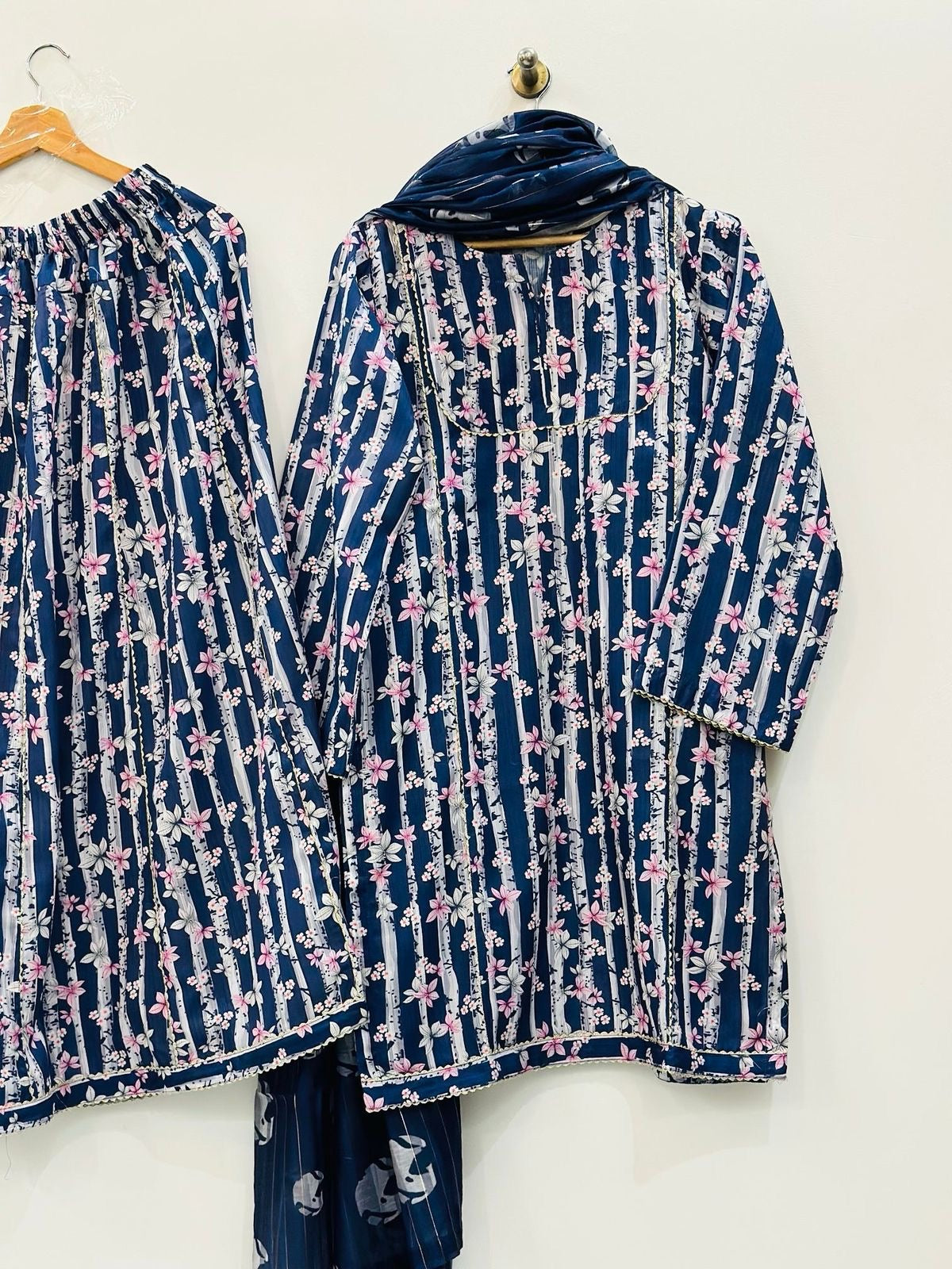 HOORAIN’S PRET DIGITAL PRINTED LAWN - 3 PC STITCHED