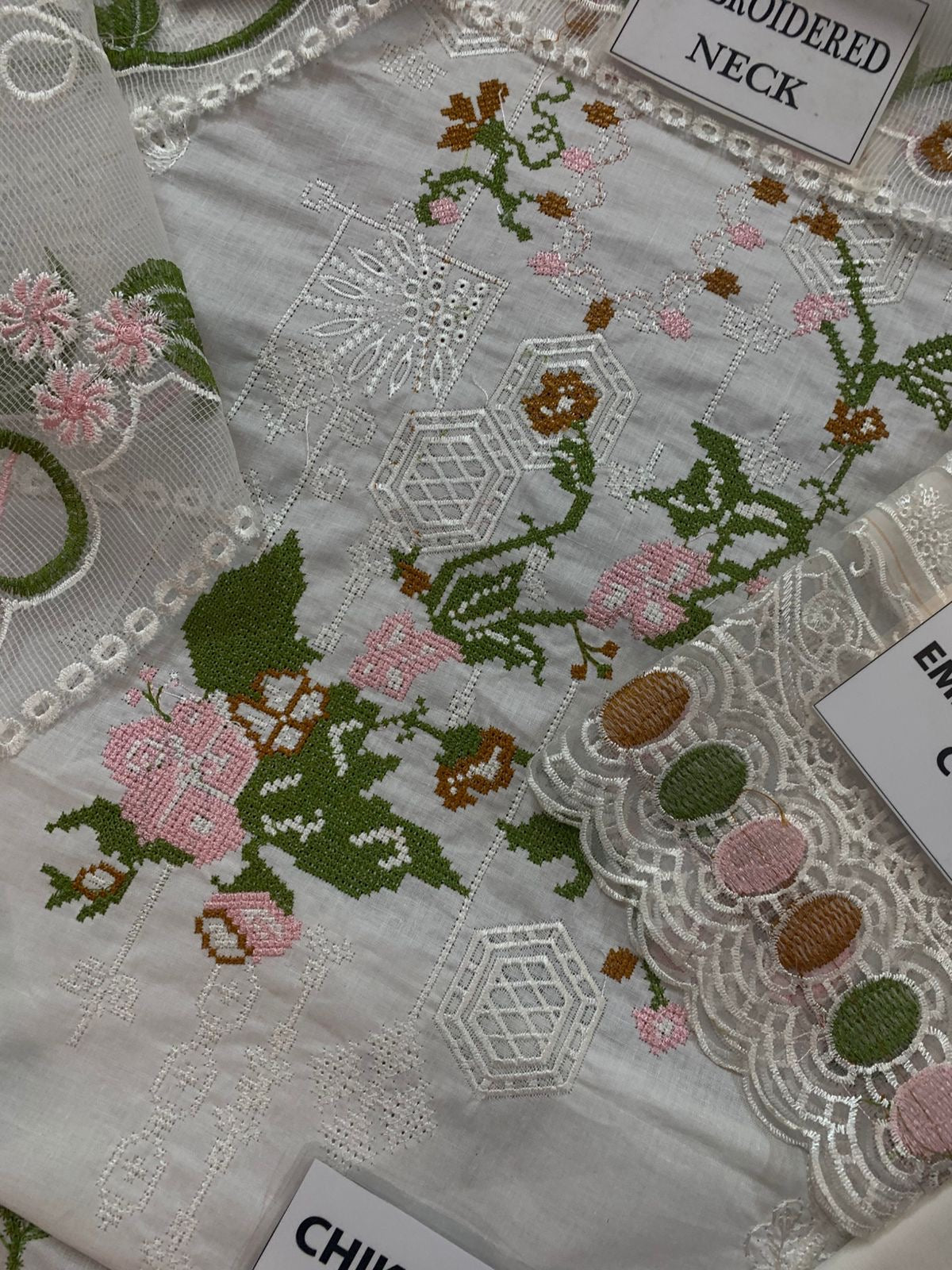 QALAMKAR LUXURY EMBROIDERED LAWN - 3 PC UNSTITCHED