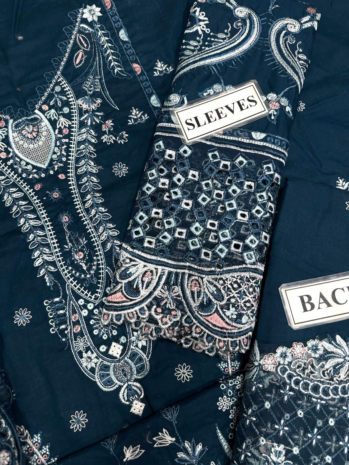 QALAMKAR LUXURY EMBROIDERED LAWN - 3 PC UNSTITCHED