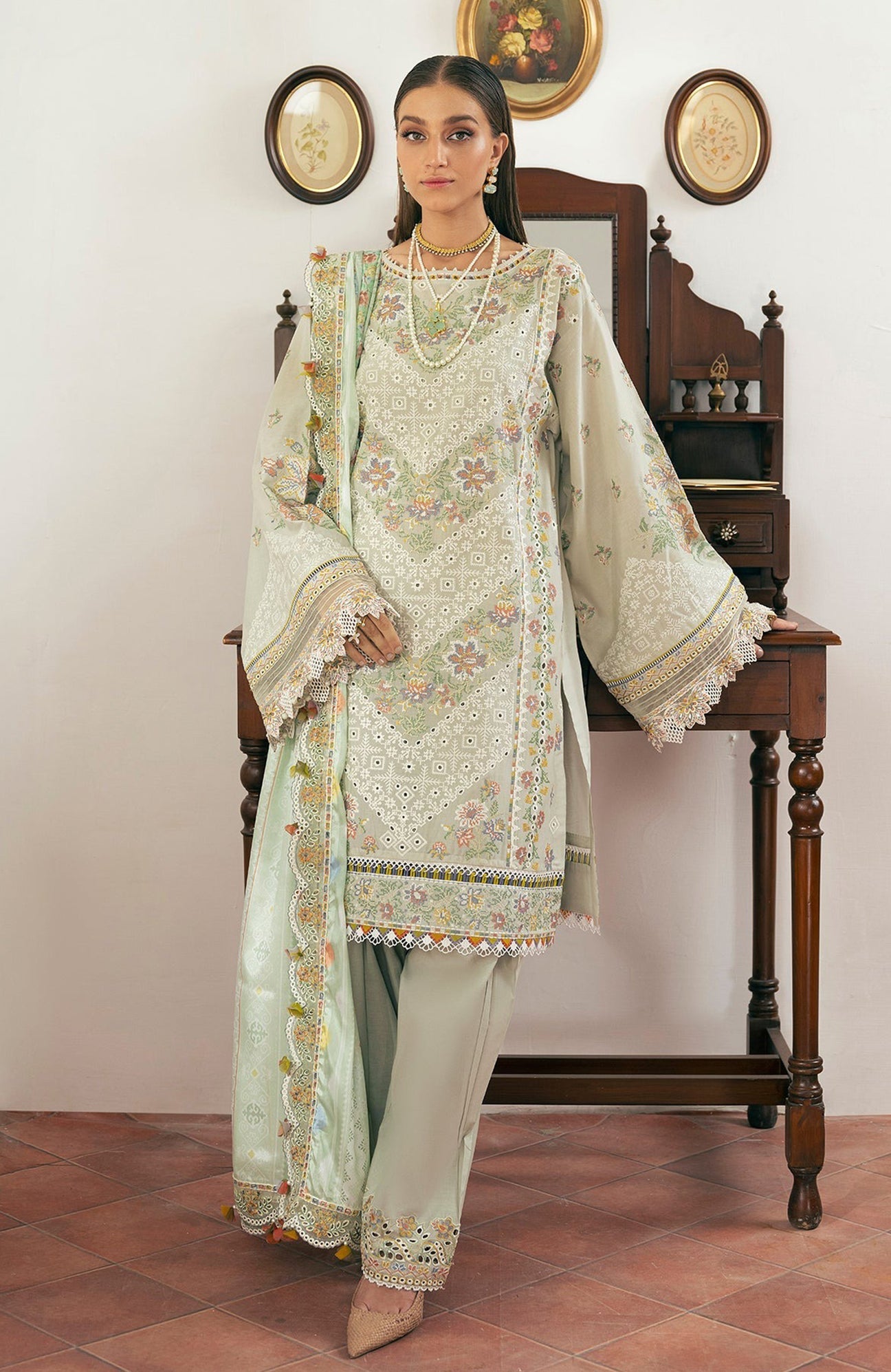 BAROQUE CHIKANKARI EMBROIDERED LAWN - 3 PC UNSTITCHED