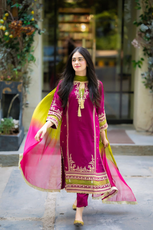 OMAL EMBROIDERED LAWN - 3 PC UNSTITCHED