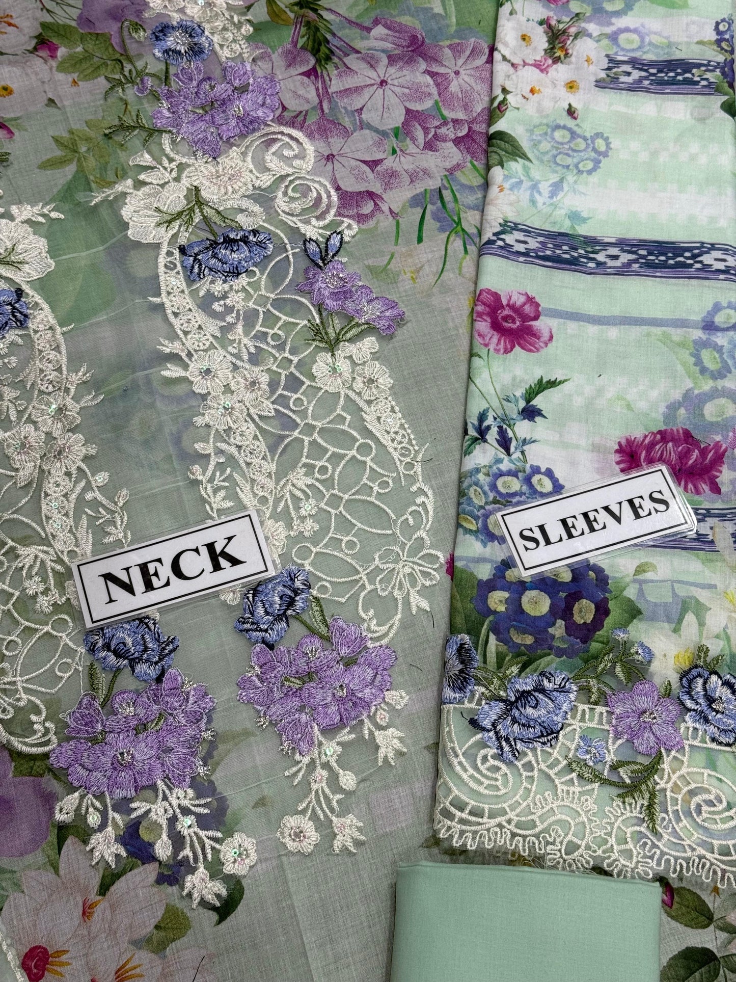 ELAF EMBROIDERED PRINTED LAWN - 3 PC UNSTITCHED