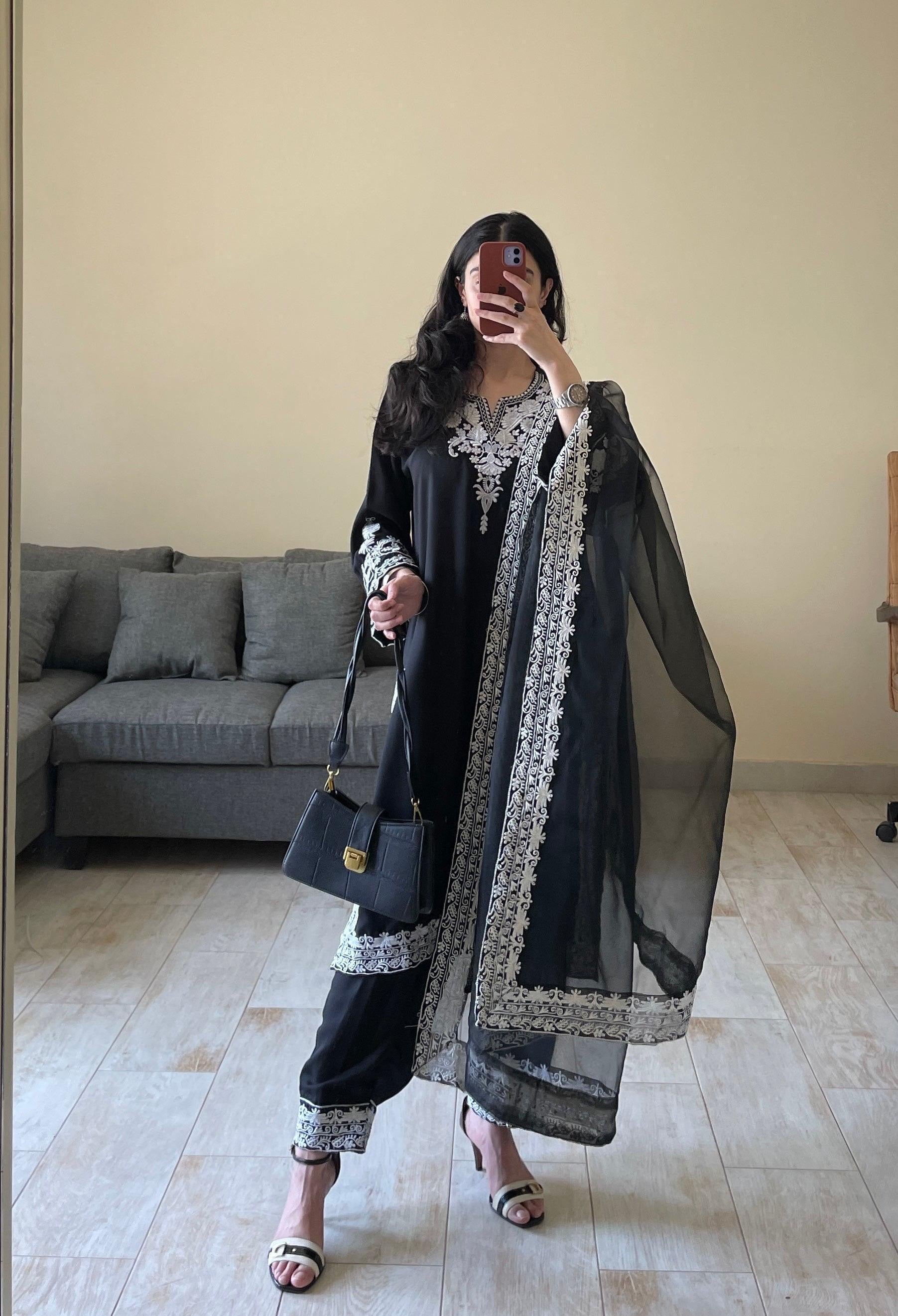 HOORAIN’S PRET EMBROIDERED LAWN - 3 PC STITCHED