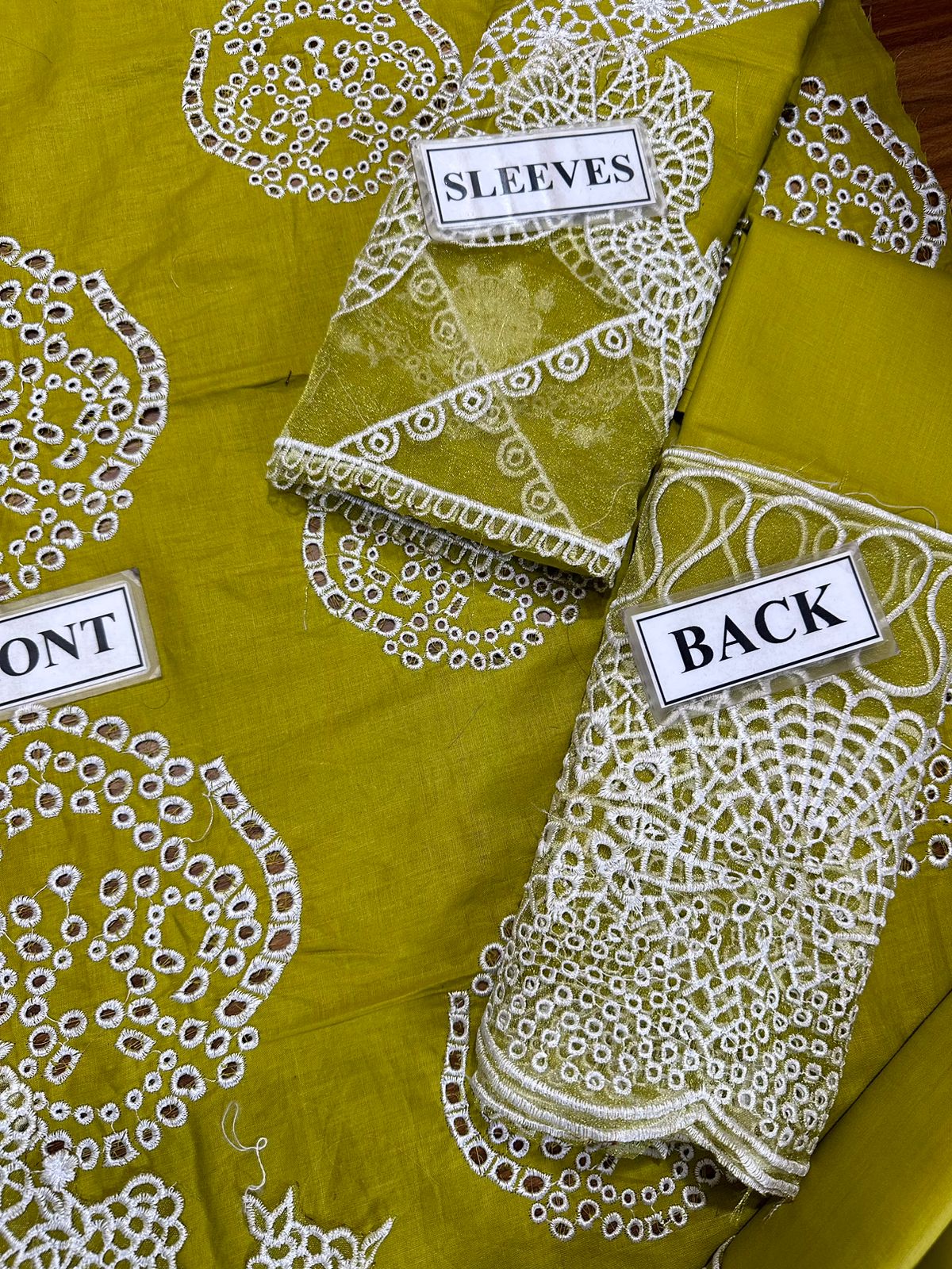 ELAAF LUXURY CHIKANKARI LAWN EMBROIDERED - 3 PC UNSTITCHED