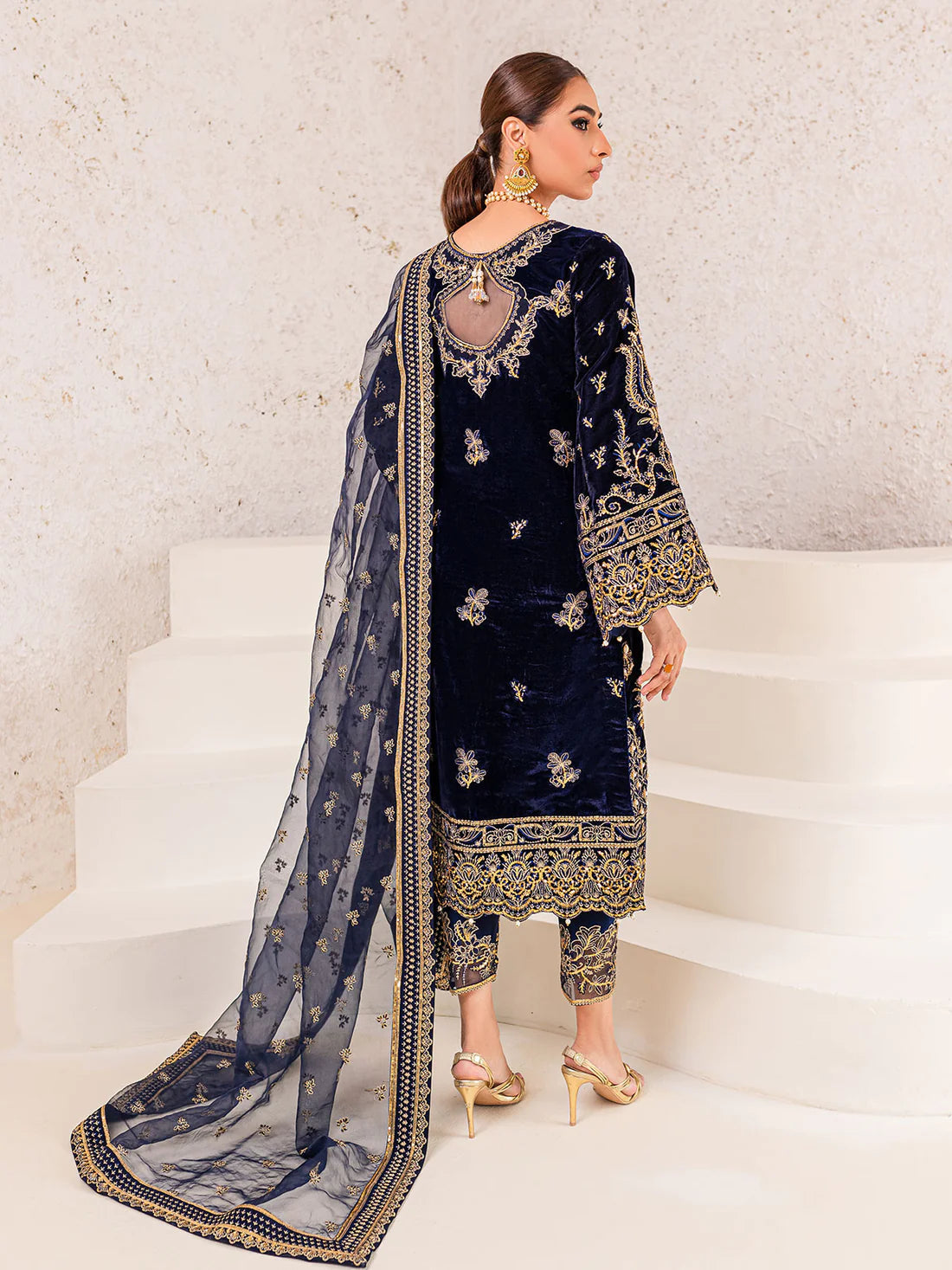 GULAAL LUXURY EMBROIDERED VELVET - 3 PC UNSTITCHED
