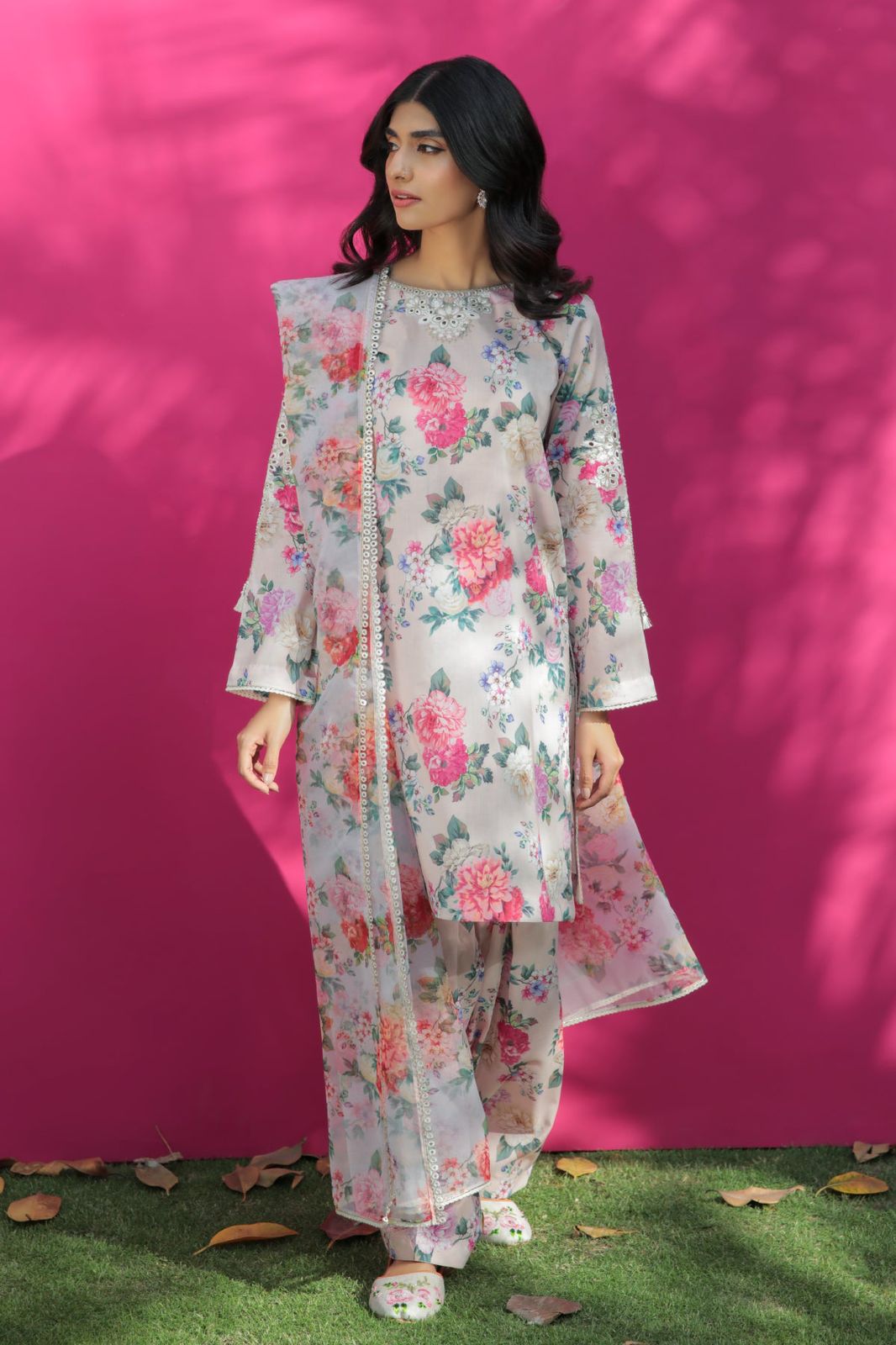 BAROQUE LUXURY EMBROIDERED PRINTED LAWN - 3 PC UNSTITCHED