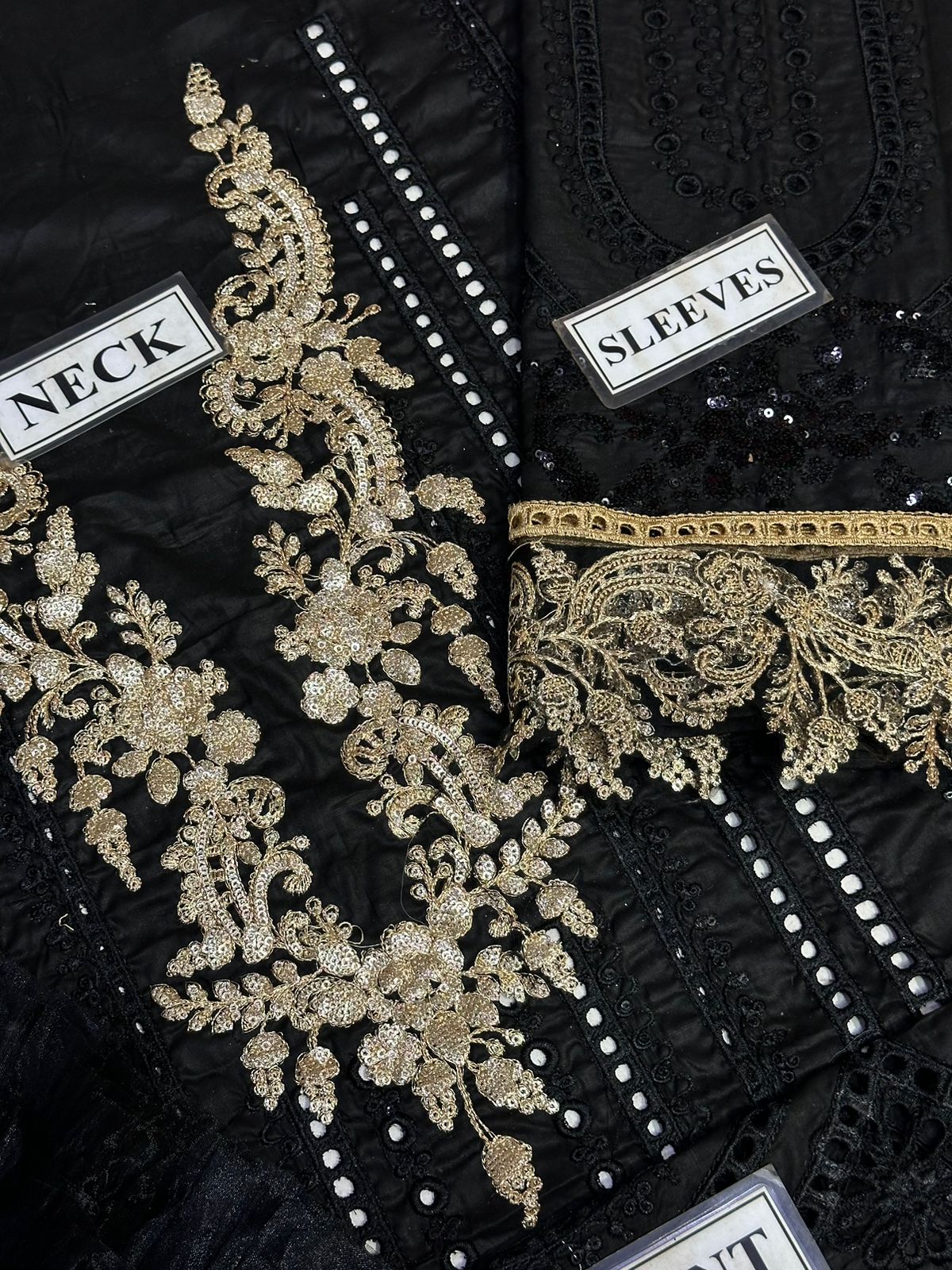 MARIA B LUXURY CHIKANKARI EMBROIDERED LAWN - 3 PC UNSTITCHED