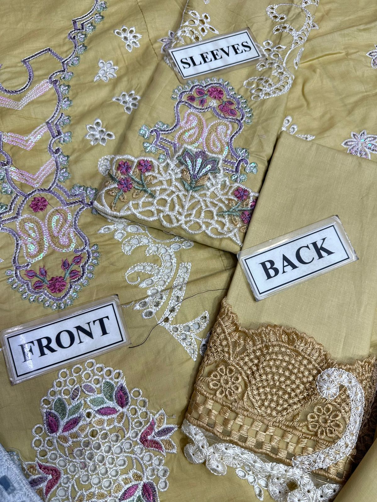 QALAMKAR LUXURY CHIKANKARI EMBROIDERED LAWN - 3 PC UNSTITCHED