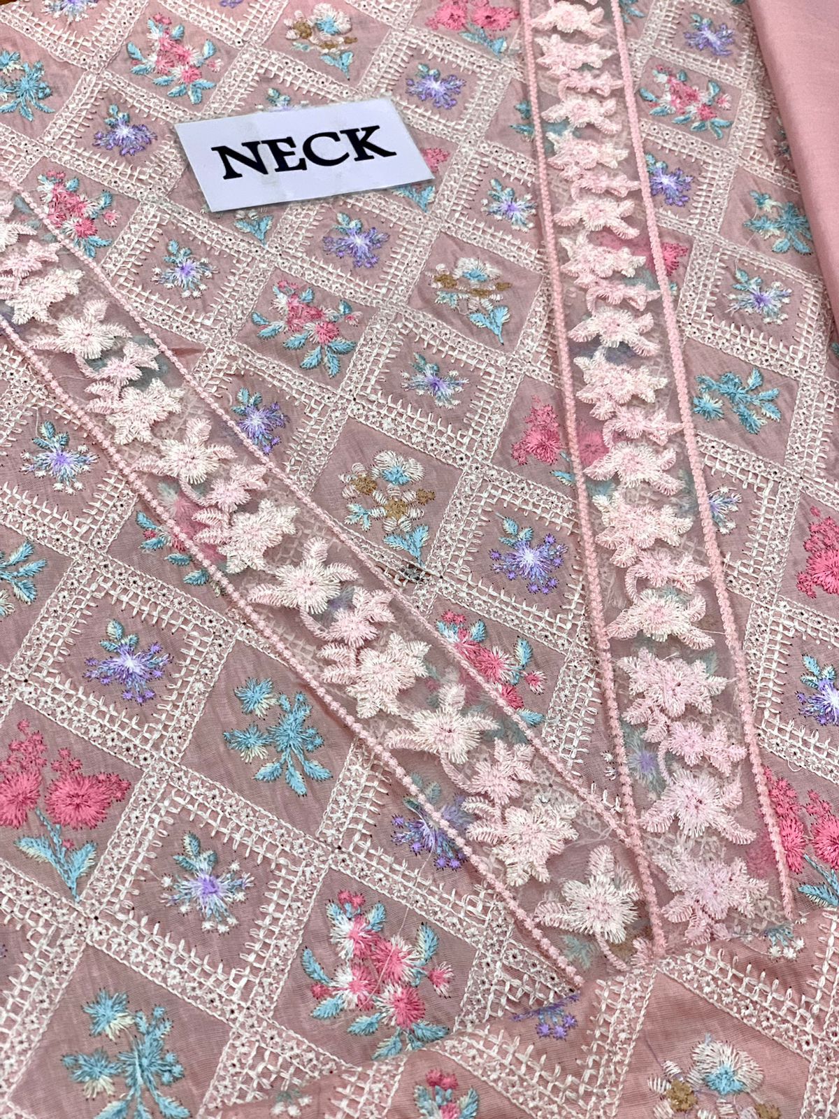 MARIA B LUXURY EMBROIDERED LAWN - 3 PC UNSTITCHED