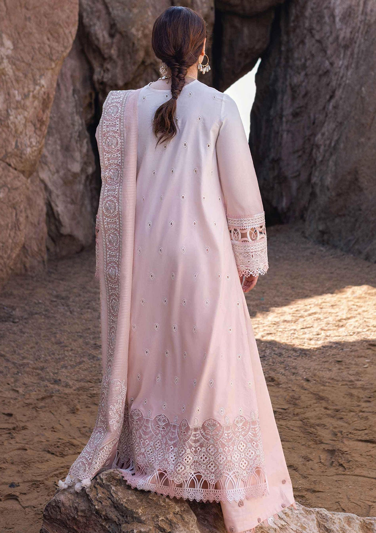 QALAMKAR LUXURY CHIKANKARI EMBROIDERED LAWN - 3 PC UNSTITCHED